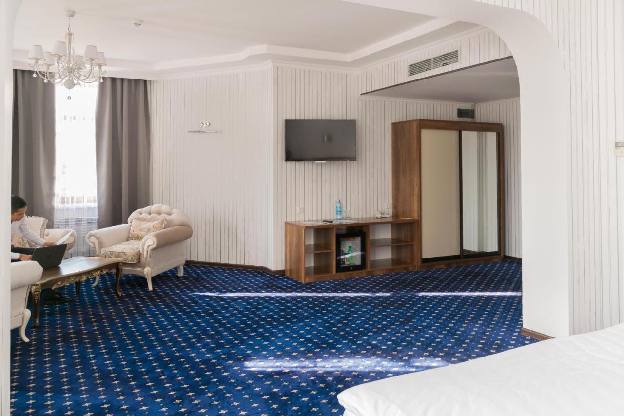 Hotel Khanaka Turkistan Exteriör bild