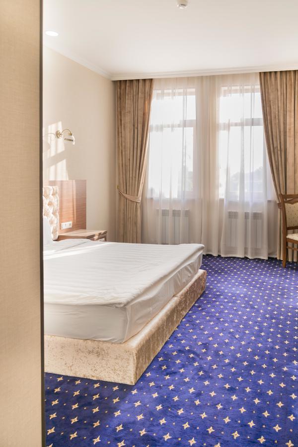 Hotel Khanaka Turkistan Exteriör bild